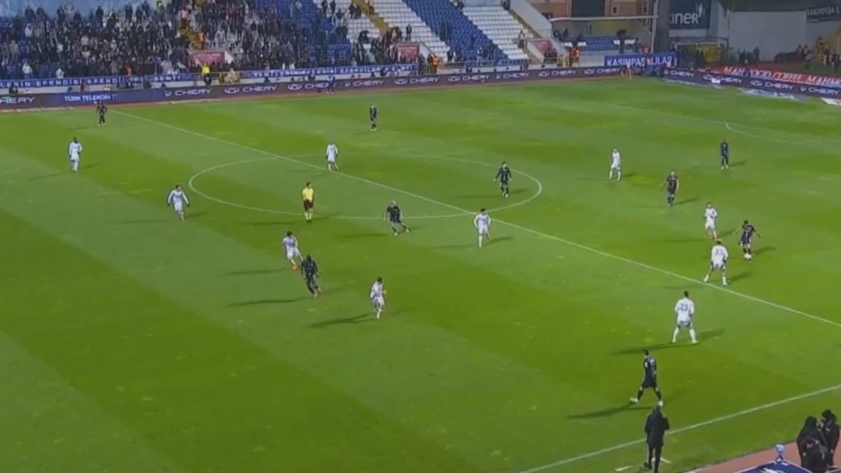 Kasımpaşa - Beşiktaş maçında gole ofsayt engeli! İşte o pozisyon Kasımpaşa - Beşiktaş maçında gole ofsayt engeli! İşte o pozisyon