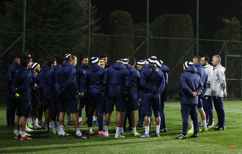 Fenerbahçe efsanesi transferi açıkladı!