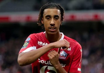 Manchester United'a Fransız stoper!
