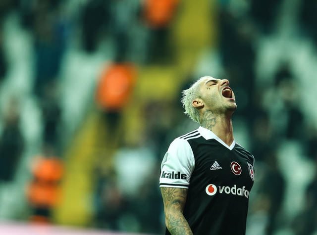 Quaresma arkadaşlarından özür diledi