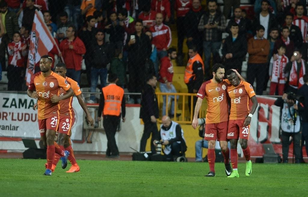 Antalyaspor-Galatasaray karşılaşmasından kareler