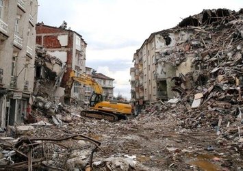 Büyük felaket 17 Ağustos Marmara depremi ne zaman oldu?