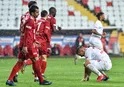 Rıza Çalımbay: Futbolcuların çoğunun kafası rahat değil - 1