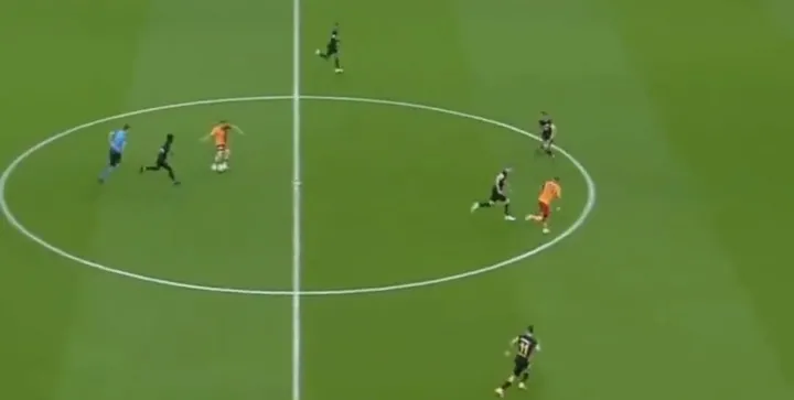 Galatasaray'ın ilk golünde ofsayt var mı? İşte o pozisyon - 1