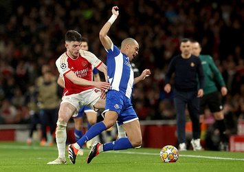 Arsenal penaltılarda turladı!