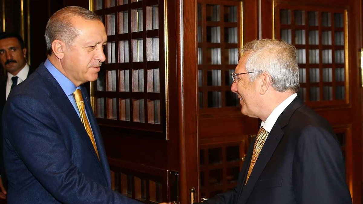 Başkan Erdoğan’dan Aziz Yıldırım’a tebrik telefonu