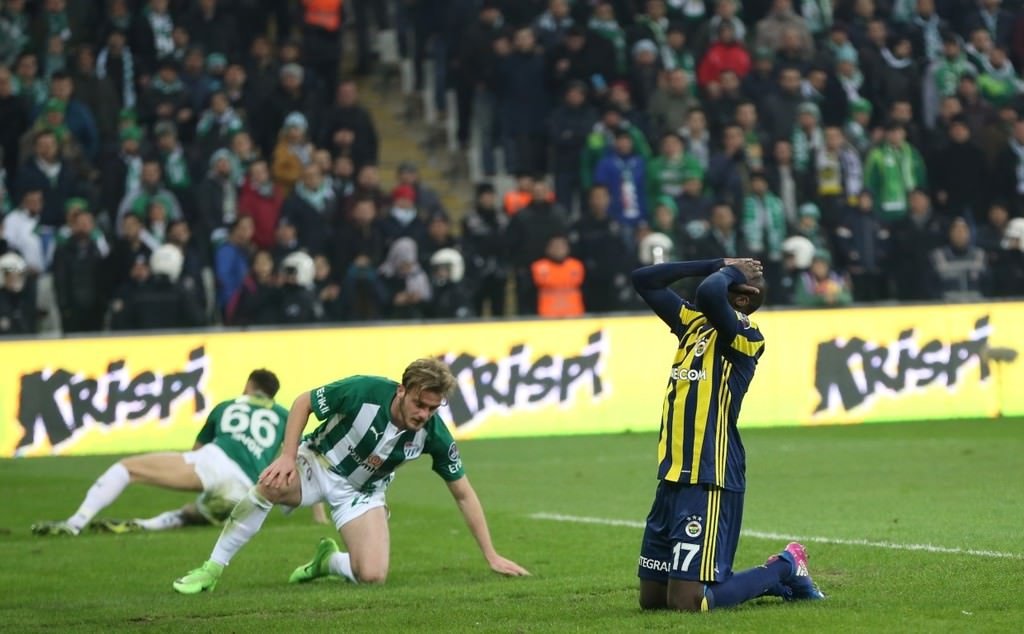 Bursaspor-Fenerbahçe karşılaşmasından kareler