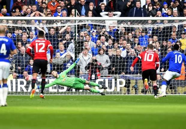 UEFA’dan tarihi penaltı kararı