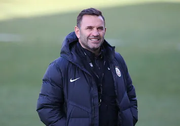 Lider rekor peşinde! İşte Buruk'un 11'i
