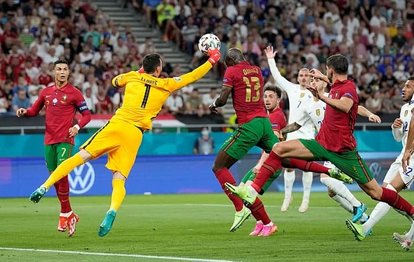Son dakika EURO 2020 haberi: Portekiz - Fransa maçında yürekleri ağızlara getiren an! Kaleci Lloris ve Danilo...