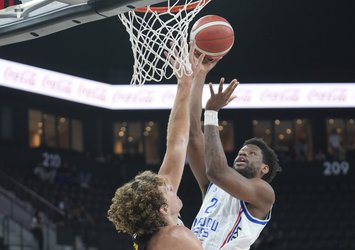 Anadolu Efes, Mersin Spor'u rahat geçti!