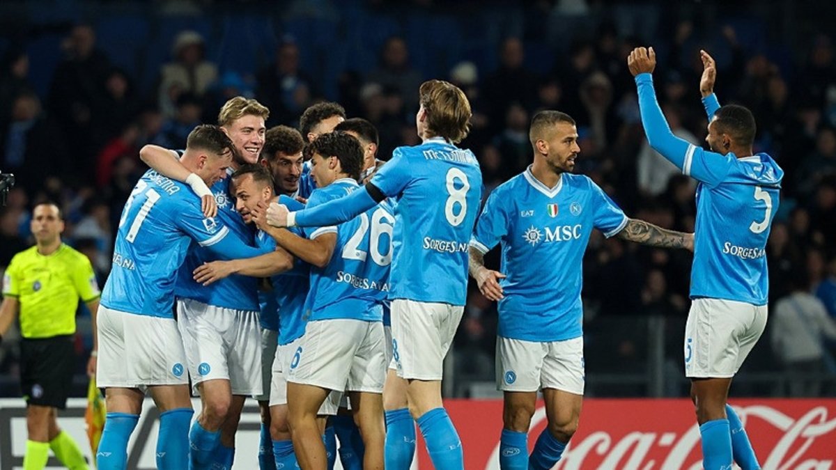 Napoli, Sassuolo engelini tek golle geçti!