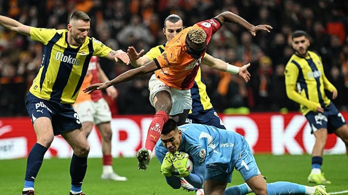 Galatasaray Osimhen'le penaltı bekledi! İşte o pozisyon Galatasaray Osimhen'le penaltı bekledi! İşte o pozisyon