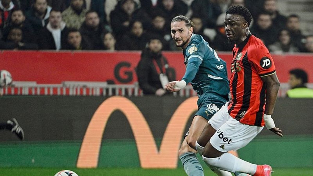 Galatasaray'dan Fransa'ya transfer çıkarması! Stoperde yeni hedef belirlendi Galatasaray'dan Fransa'ya transfer çıkarması! Stoperde yeni hedef belirlendi