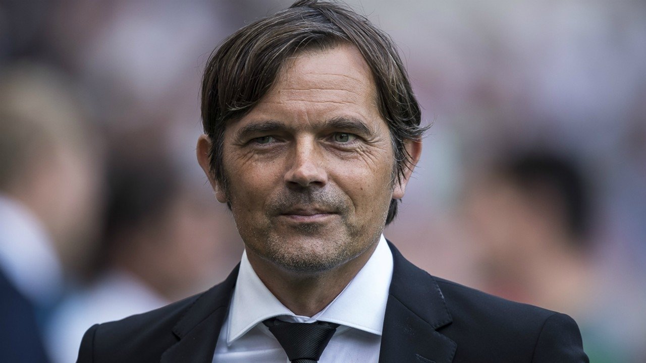 Fenerbahçe Phillip Cocu ile görüşüyor