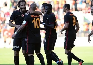 Galatasaray'da 4 futbolcu kadro dışı kaldı!