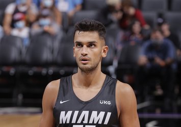 NBA Yaz Ligi'nde Ömer Faruk Yurtseven şov yaptı!