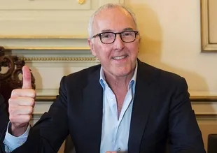 Olympique Marsilya, iş adamı Frank McCourt'a satıldı
