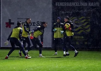 Yağış nedeniyle mecburen salona