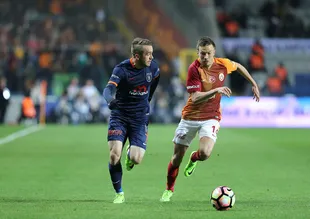 Galatasaray iki yıldızını gözden çıkarttı