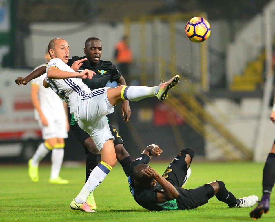 Fenerbahçe’nin 10 numarası Aatif Chahechou