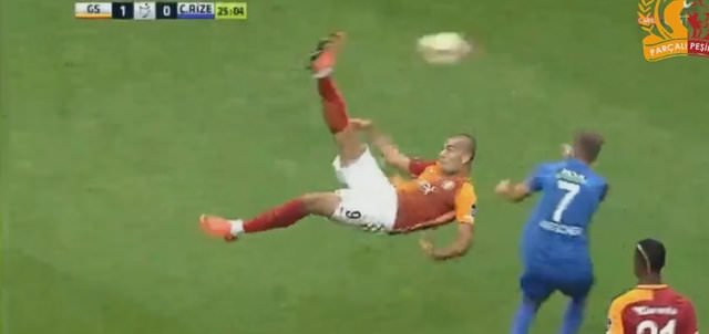 Eren Derdiyok Twitter’ı salladı