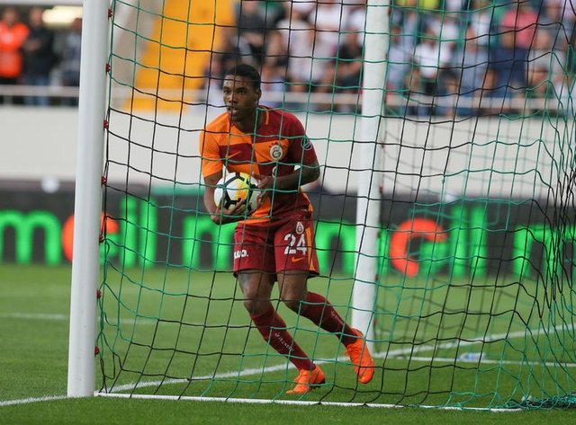 Galatasaray’da 3 yıldız satılıyor