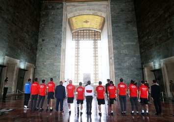 Ampute Futbol Milli Takımı Anıtkabir'i ziyaret etti!