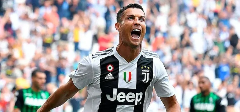 Ronaldo Juventus'ta golle tanıştı