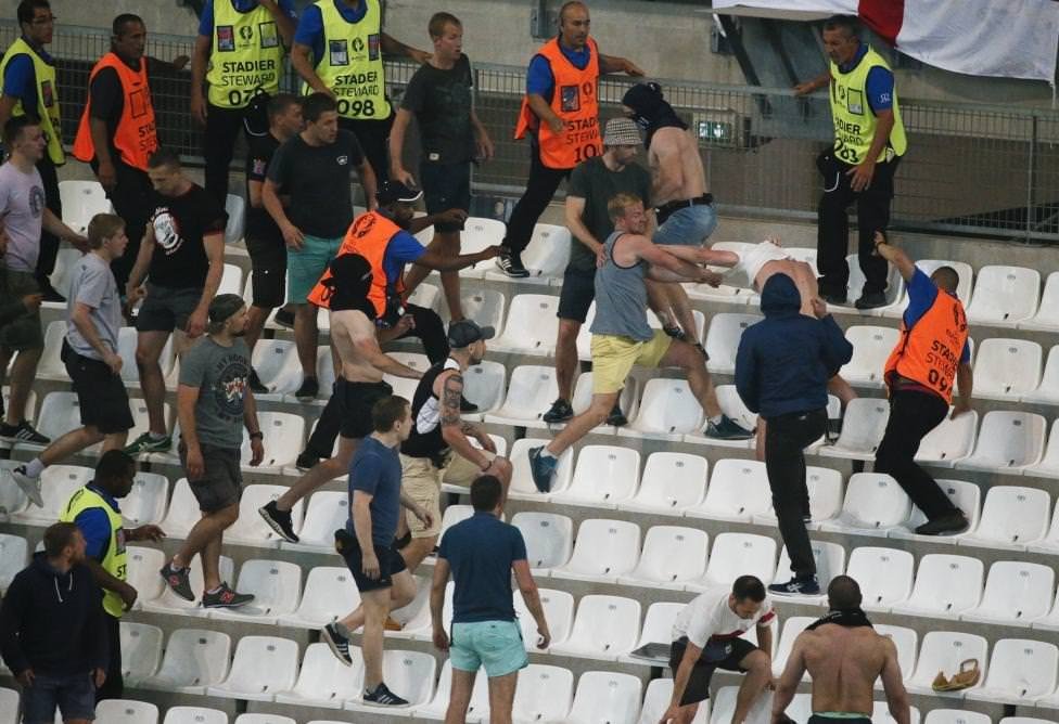 EURO 2016’ya leke düşüren holiganlar!
