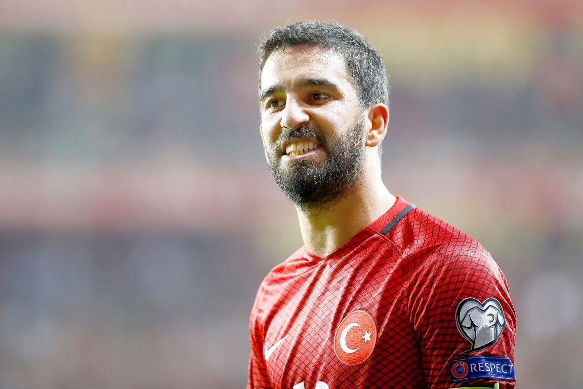 Arda Turan, uçakta gazeteciyle kavga etti