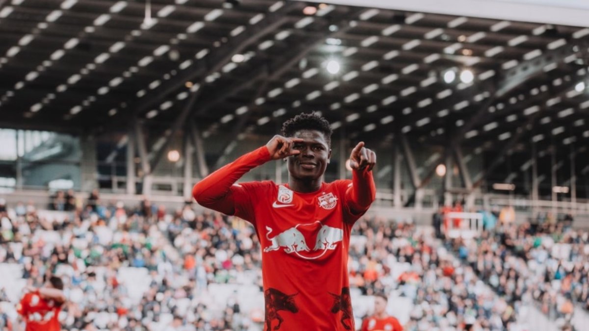 Fenerbahçe transferde ters köşe yaptı! Yeni forveti duyurdular