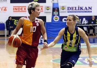 Fenerbahçe, Galatasaray'ı farklı geçti