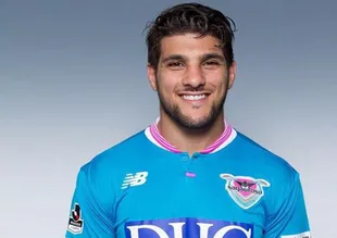 El Kabir, Japonya ekibi Sagan Tosu'yla anlaştı