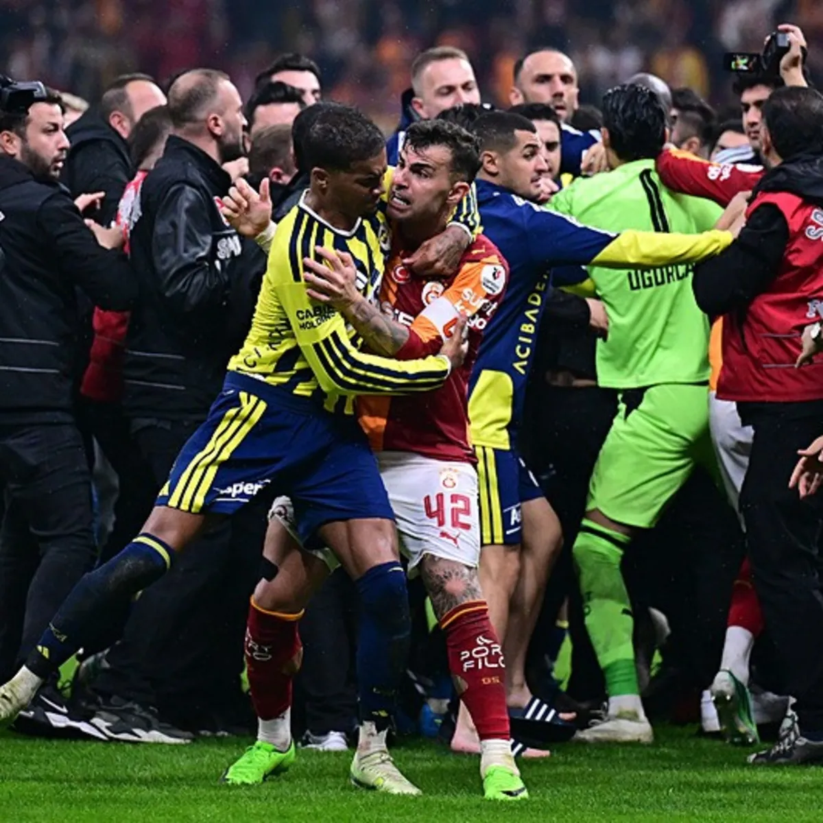 Galatasaray - Fenerbahçe derbisinin faturası belli oldu! İşte olası cezalar
