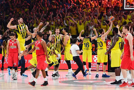 Yunan basını şampiyonu konuşuyor