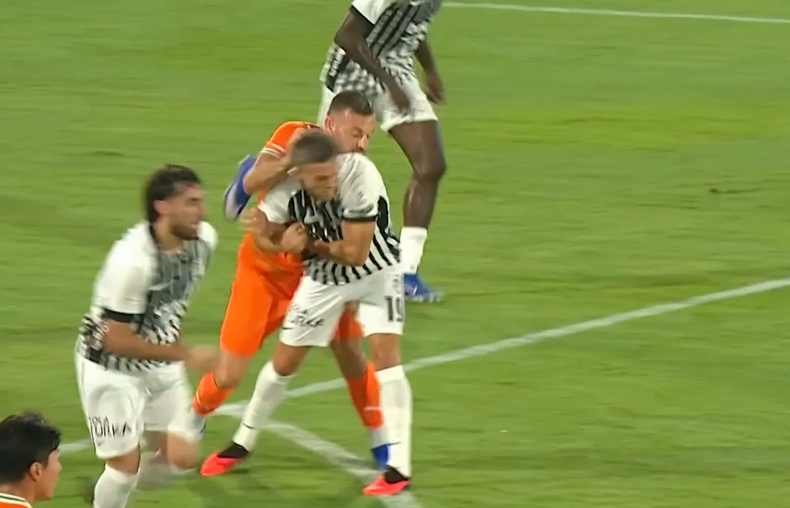 Maç devam ederken Beşiktaş'tan hakem tepkisi! İşte o paylaşım