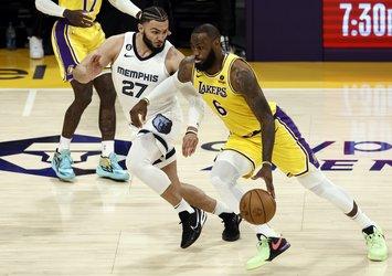LeBron rekor kırdı Lakers öne geçti