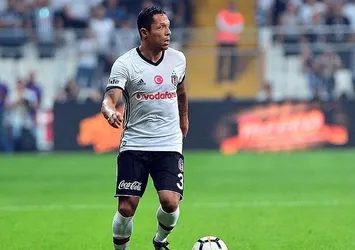 Adriano gitmedi Bradaric kaldı