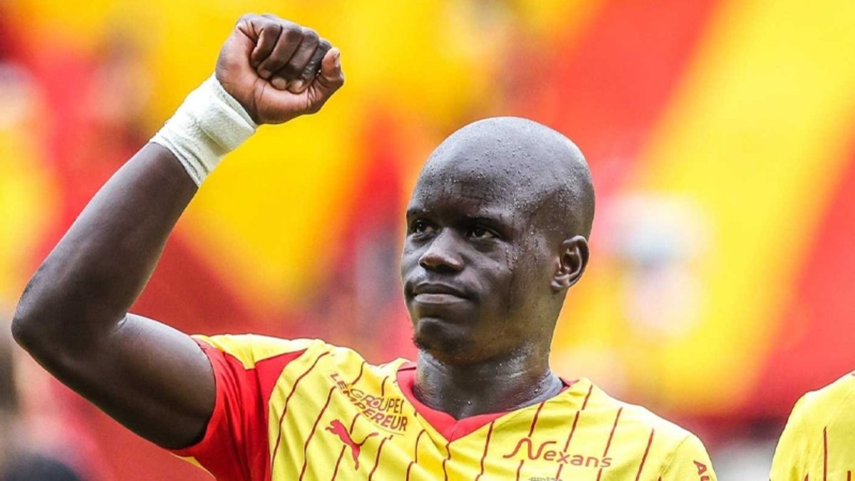 Fenerbahçe’nin Malang Sarr’a yaptığı teklif ortaya çıktı! Canlı yayında duyurdu