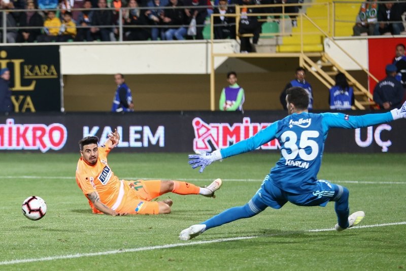 Fenerbahçe’den flaş Ozan Tufan kararı!