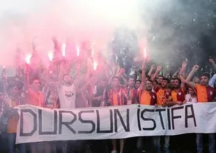 Galatasaray taraftarı Florya'yı bastı!