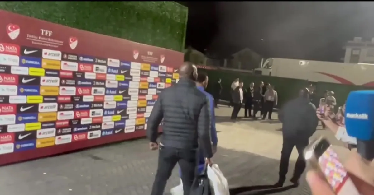 Kylian Mbappe stattan böyle ayrıldı!