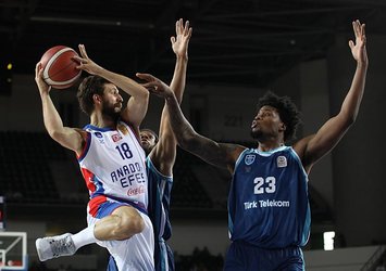 Anadolu Efes yarı finalde!