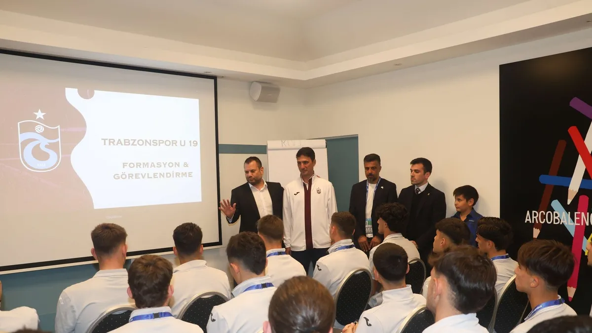 TRABZONSPOR HABERLERİ: Başkan Ertuğrul Doğan'dan U19 takımına moral desteği
