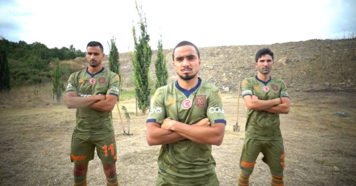 Başakşehir'den 'doğa konseptli' forma