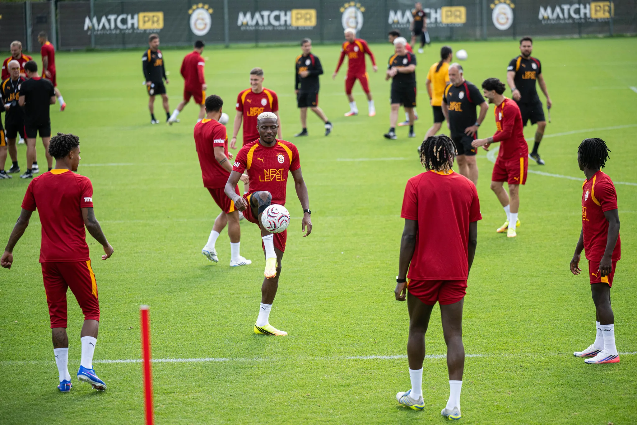 Transfer TRANSFER HABERİ: Galatasaraylıları kızdıracak Victor Osimhen iddiası ...