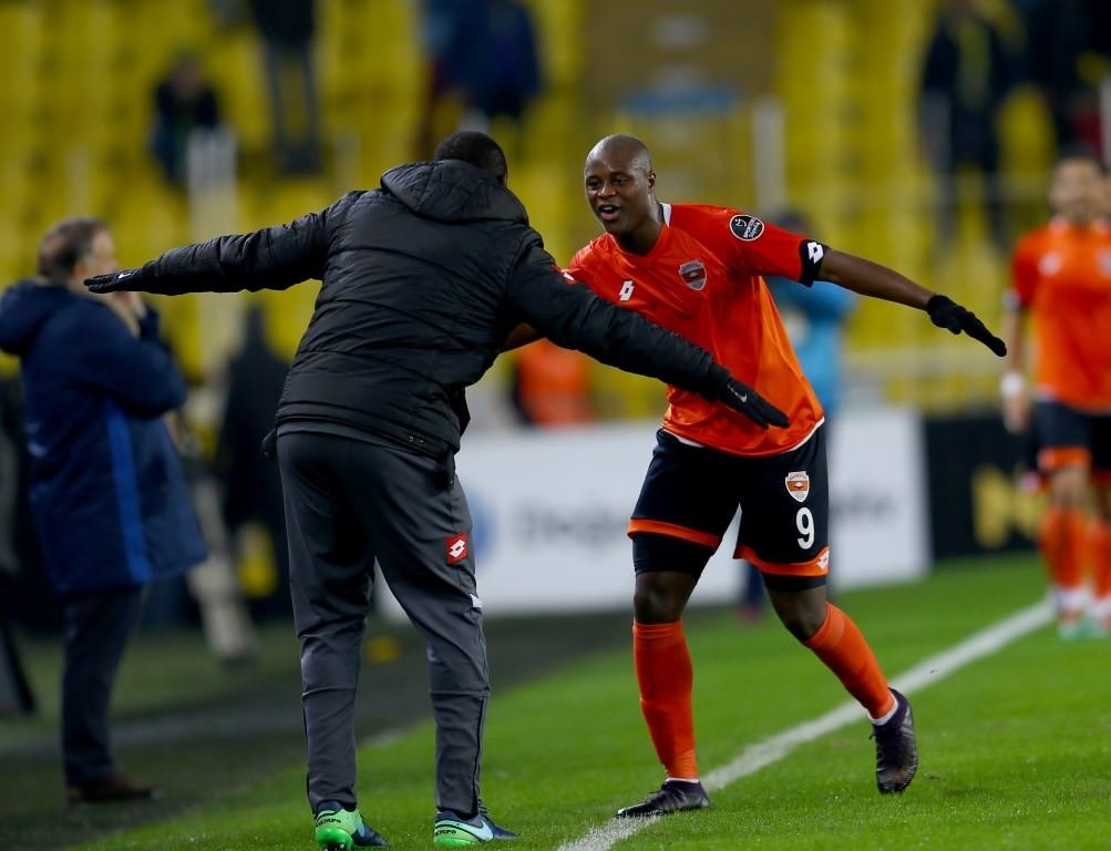 Fenerbahçe-Adanaspor karşılaşmasından kareler