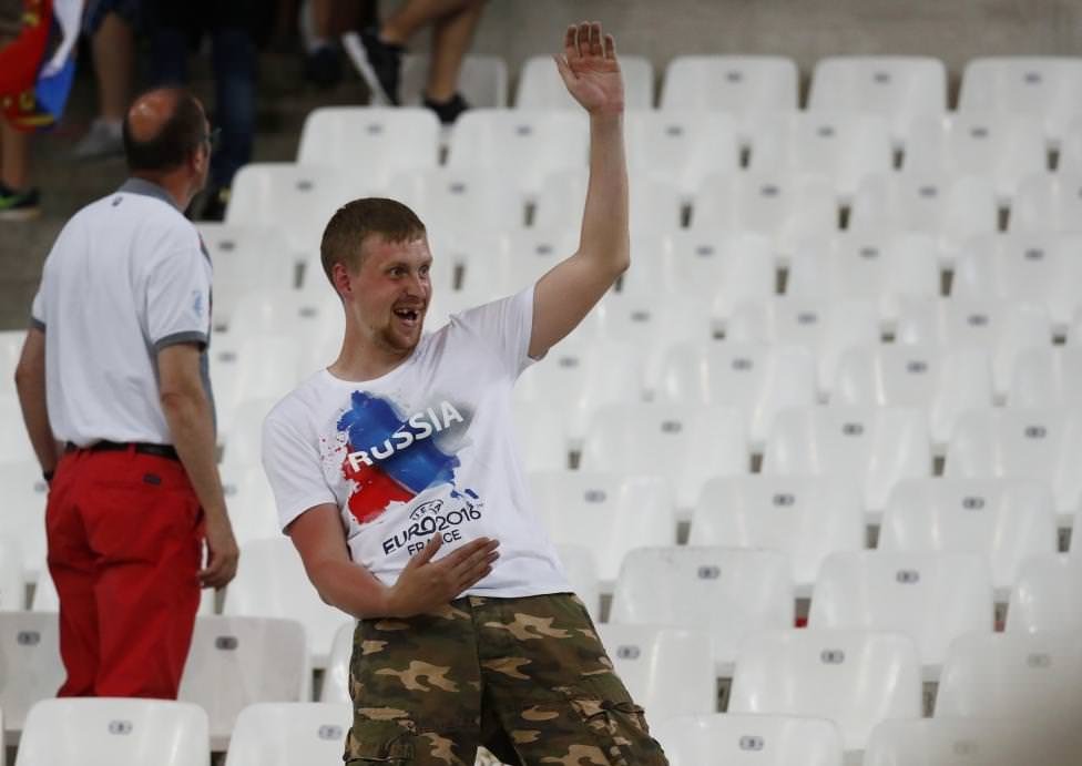 EURO 2016’ya leke düşüren holiganlar!