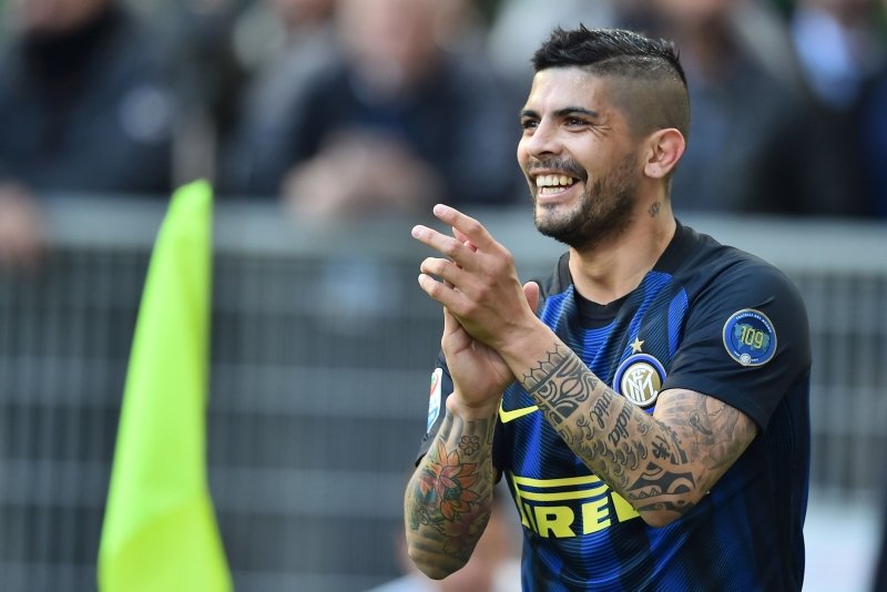 Banega’da Galatasaray’a dev rakip!